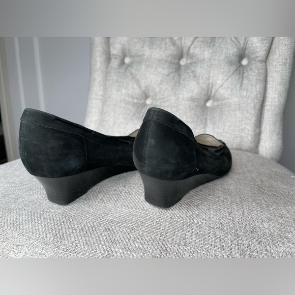 Womens Black Beaded Dress Moccisins by Coldwater Creek Size 9.5M Leather Wedge - Picture 3 of 4